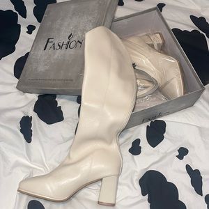 Solid Back Zipper Chunky Boots